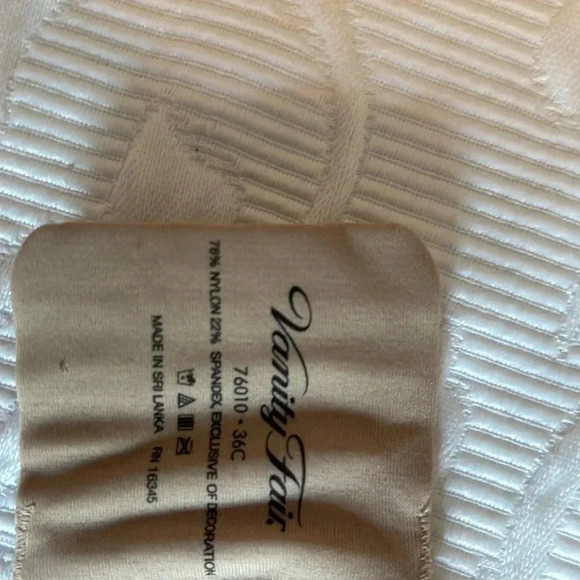 Vanity Fair nude bra size 36C - Picture 4 of 6